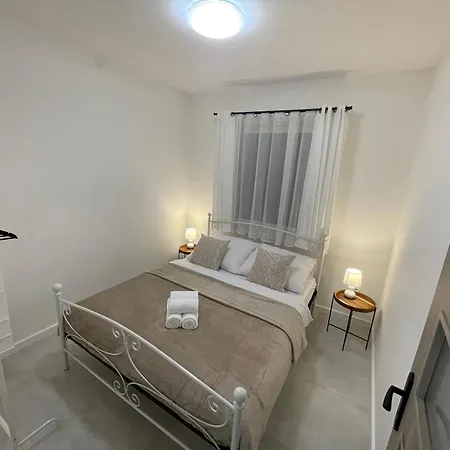 Lily - Self Checkin - Parking - 40m2 דירה *